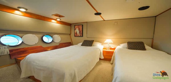 Reina Silvia Twin Cabin